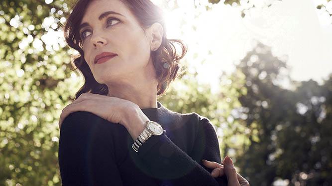 美國女星 伊莉莎白‧麥戈文 Elizabeth McGovern 配戴寶格麗 LVCEA 腕錶